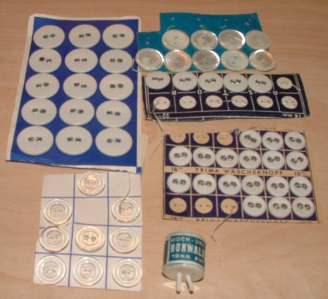http://www.elisas-bastelecke.de/images/knopfsortiment.jpg